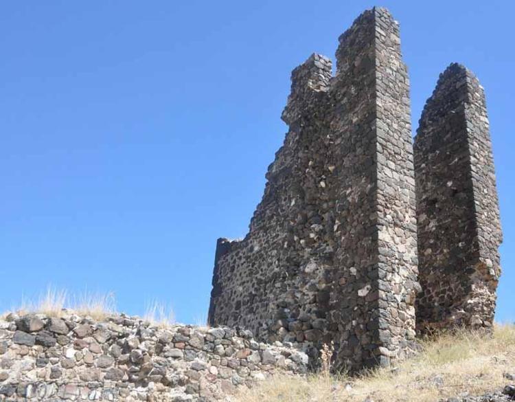 BU SUR BİZANS DÖNEMİNDE KONTROL GÖREVİ YAPMIŞ