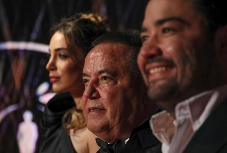 EDİZ HUN’A BAKAN’DAN HEDİYE