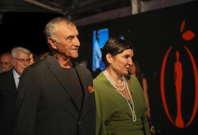 FİLİZ AKIN VİDEO GÖNDERDİ