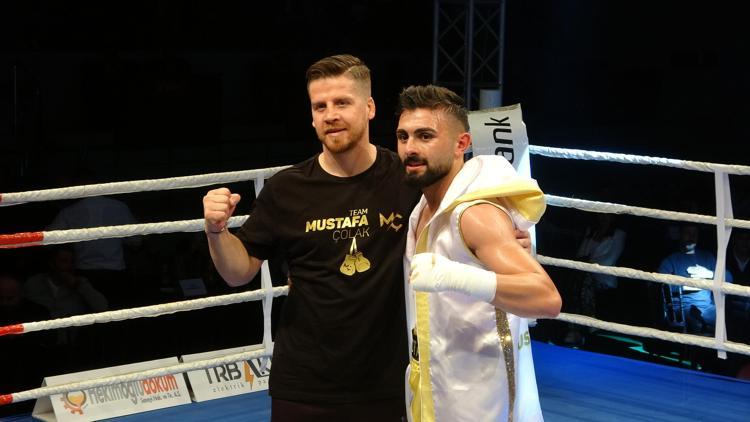 İLK PROFESYONEL MAÇINI KAZANDI