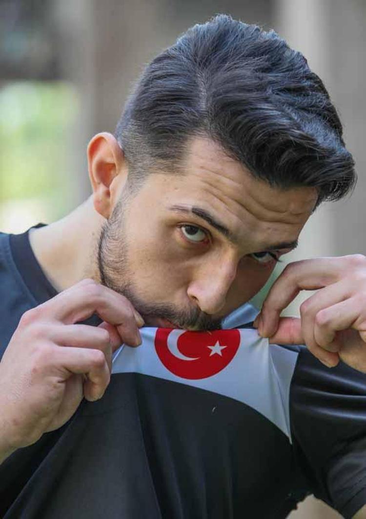 ERKEKLER 90 KİLOGRAMDA DÜNYA ŞAMPİYONU RECEP YUSUF GÜMÜŞ