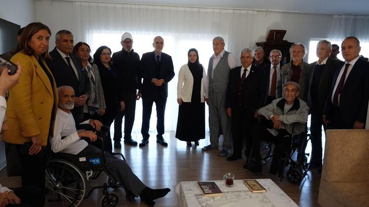 ÜLKEMİZDE GÜZEL HİZMETLER VERİLİYOR