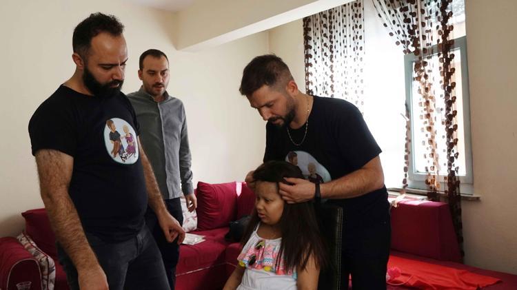 ACI ÇEKTİĞİ İÇİN SAÇLARININ KESİLDİĞİNİ HİSSETMEDİ BİLE