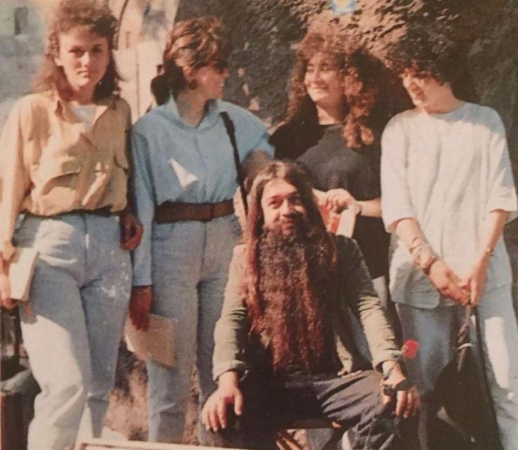 58 SENEDİR BU ÇINARIN ALTINDAYIM