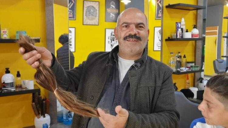 12 YAŞINDA İLK KEZ BERBER KOLTUĞUNA OTURDU