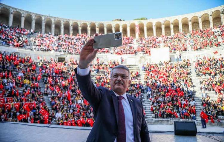 KENTİN HER NOKTASINDA OKUYAN BİR ANTALYA İSTİYORUZ’