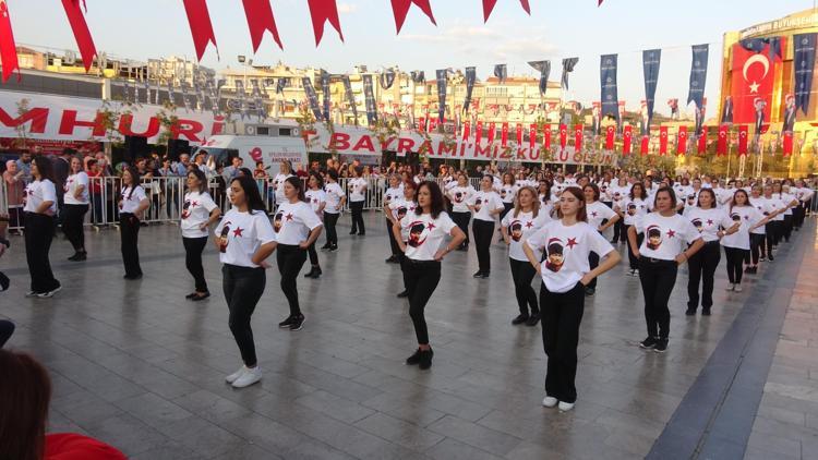 99 KADINLA CUNHURİYETİN 100 YILINI KARŞILADI