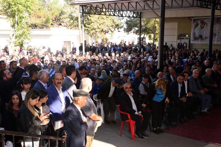 ALEVİ BEKTAŞİ KÜLTÜRÜNÜN 20NCİ YÜZYILDAKİ SİMGESİ HALİNE GELMİŞTİ