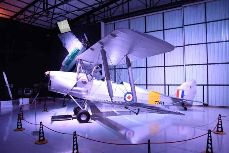 DÜNYAYI DOLAŞAN EN YAŞLI UÇAK: DOUGLAS DC-3