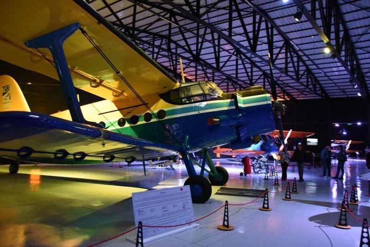 VİETNAM GAZİSİ HELİKOPTER, FİLM YILDIZI TIGER MOTH