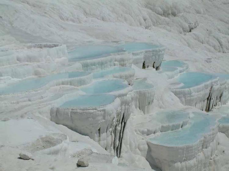 İKİ AYRI DEĞERİMİZİN DÜNYA KAMUOYUNA BU ŞEKİLDE GİRMESİ SEVİNDİRİCİ