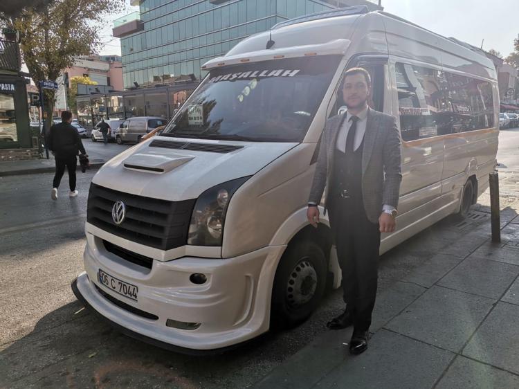 KADIN, ARAÇ İÇİNDE BAYGIN HALDEYDİ