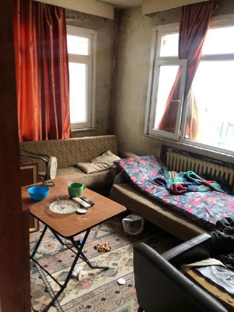 OYA KARDEŞLERİNE SİYANÜR İÇİRİYOR