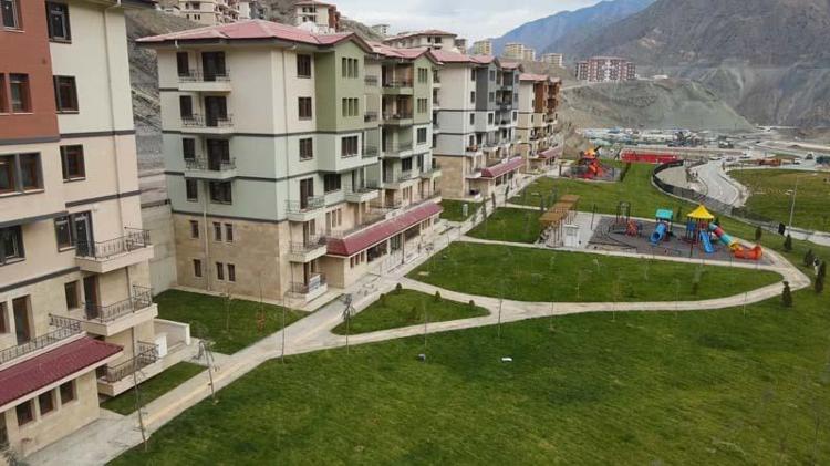 KAMU BİNALARI KAPANDI