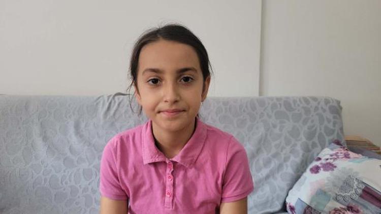 ‘AİLEMİ ÇOK SEVİYORUM’