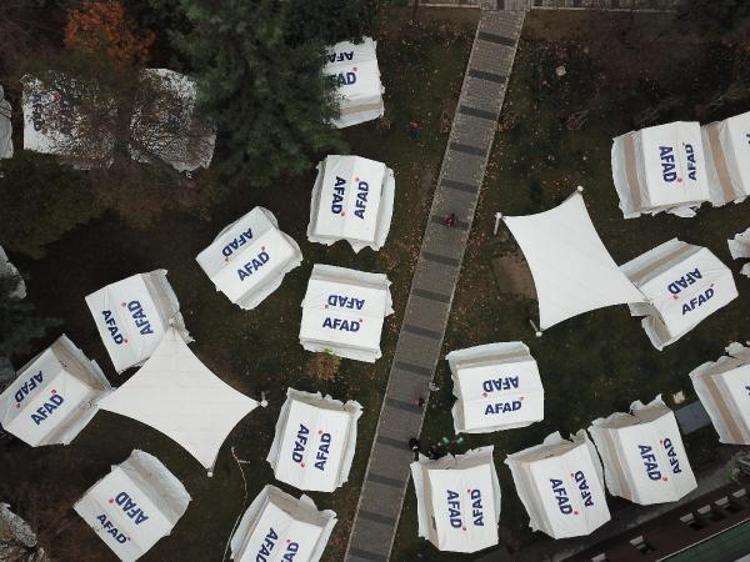 DÜZCE MERKEZDE 130 ÇADIR KURULDU