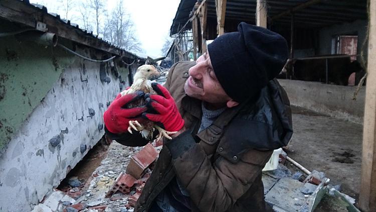 ENKAZ ALTINDA KALAN 20 BİN CİVCİV İÇİN KURTARMA ÇALIŞMASI BAŞLATILDI