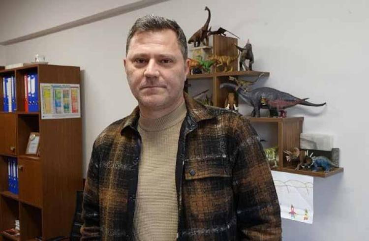 HEYELANIN ARKASINDA BİRİKTİRDİĞİ SU PATLADI