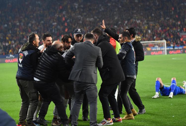 TFFDEN GÖZTEPE - ALTAY MAÇINDA YAŞANANLARLA İLGİLİ KINAMA