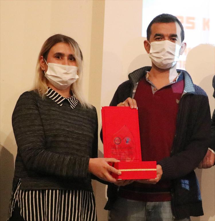 GÖZLERİMİN ÖNÜNDE ERİYİP GİTMESİNE RAZI GELEMEZDİM