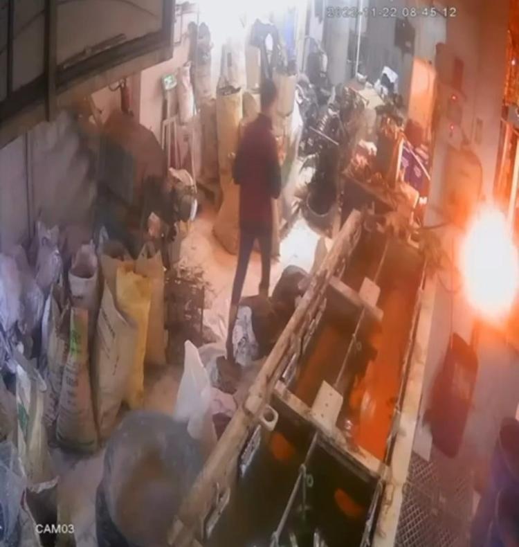 KORKTU, YERE DÜŞTÜ