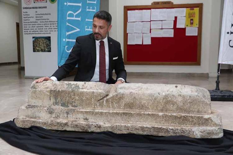 MEZAR TAŞI SANDUKAYI BELEDİYEDE SERGİLEYECEĞİZ