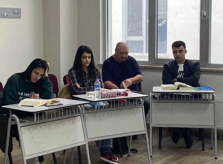 ÖĞRENCİLERE HAK VERİYORUM