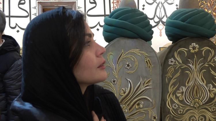 TURİSLER İLGİ GÖSTERİYOR