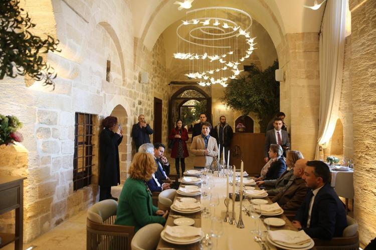 SADECE KADINLARA DEĞİL HERKESE AÇIĞIZ