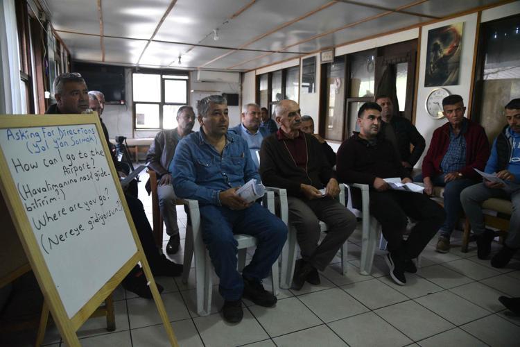 TAKSİ DURAĞINDA EĞİTİM