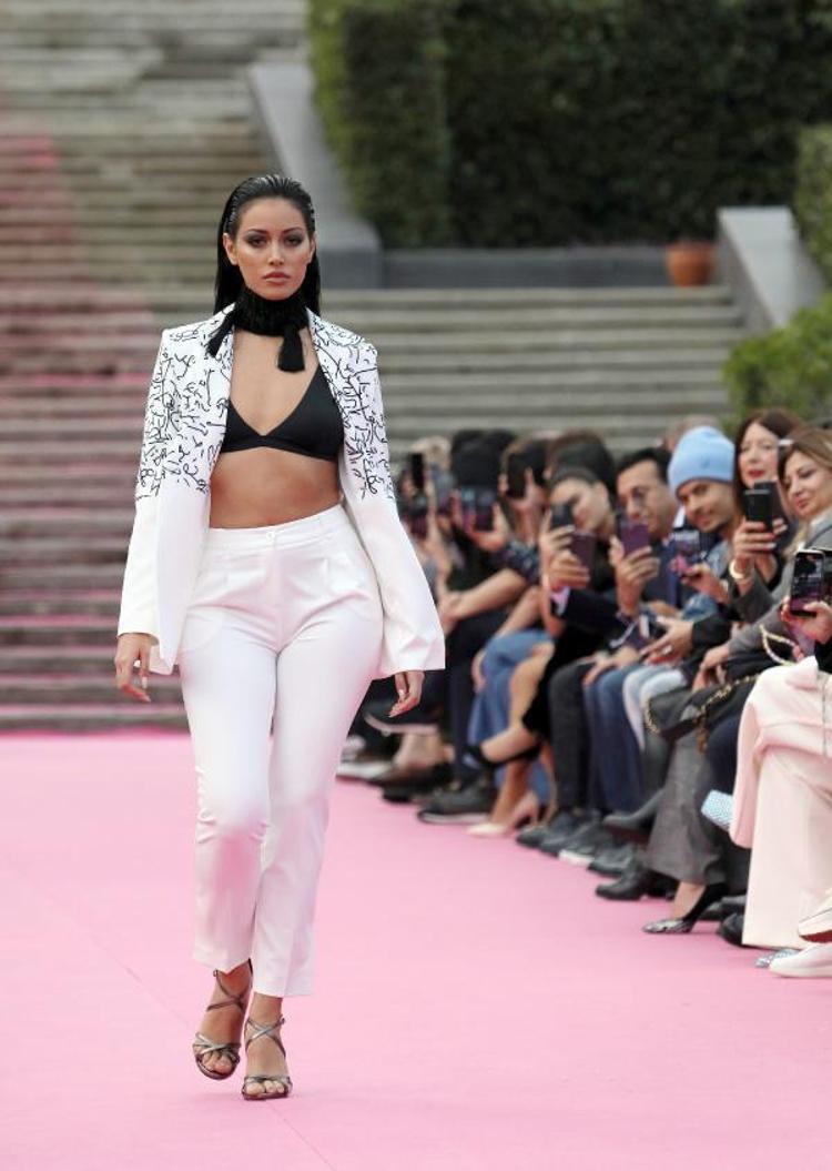 TÜRKİYE GÜZELLERİ İLK KEZ PODYUMDA