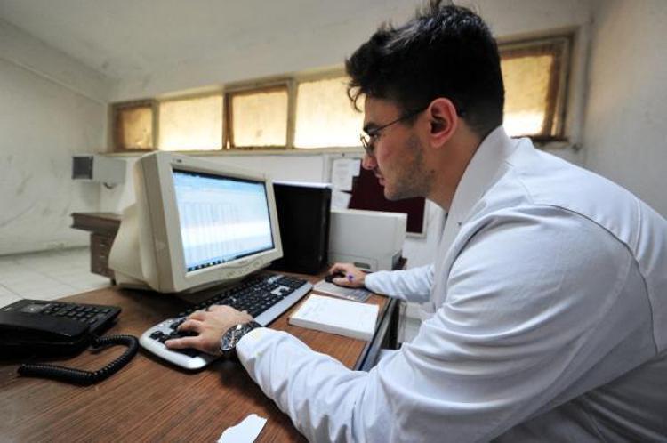 ‘YÜZ KASLARINA TAKILAN BİYOSENSÖRLER STRES DURUMUNU ÖLÇÜYOR’