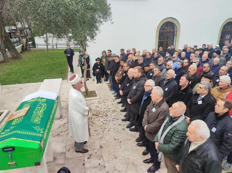 UZUN SÜREDİR ALZHEİMER HASTALIĞIYLA MÜCADELE EDİYORDU