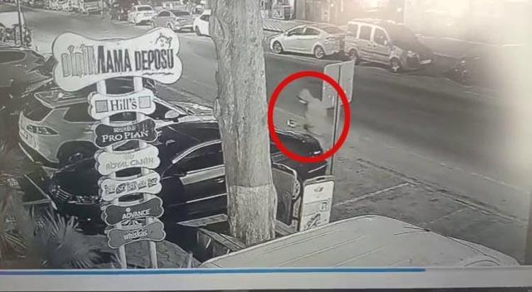 EVİNİN ÖNÜNDE SİLAHLI SALDIYA UĞRAMIŞTI