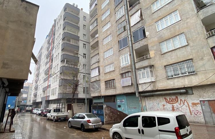 EŞİYLE SORUNLAR YAŞAMIŞ