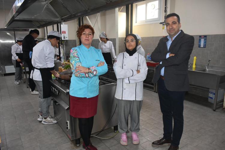 ÖĞRENCİLERİMİZ ARANAN PERSONEL OLUYOR