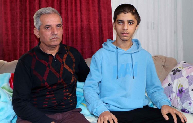 KALDIRIM TAŞINA TAKILIP DÜŞTÜ