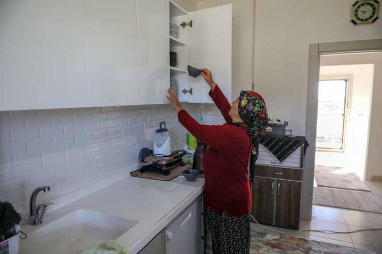 EVİMİ BIRAKIP GİDEMEDİM