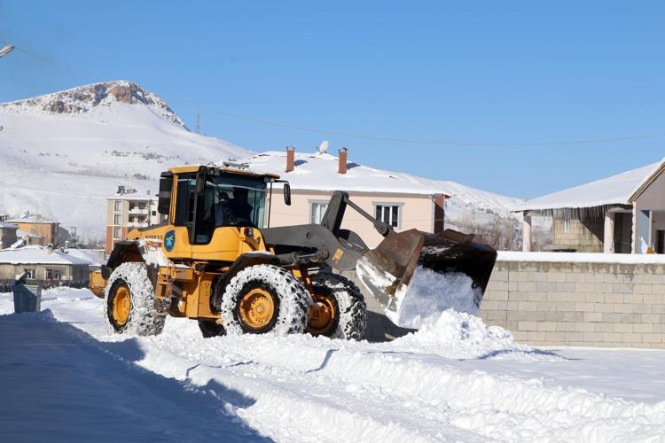 KARLA MÜCADELE EKİPLERİNDEN YOĞUN ÇALIŞMA