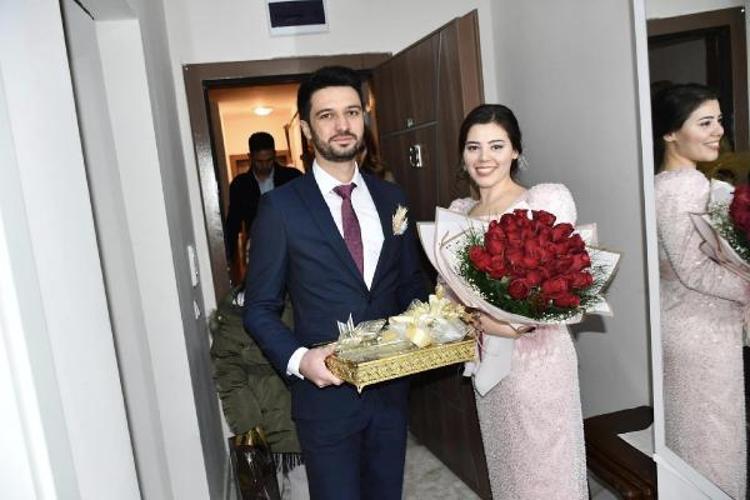 NİŞANDAN DÖNÜYORLARMIŞ