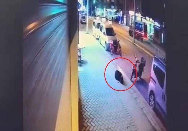 DÜŞTÜĞÜ AN, GÜVENLİK KAMERASINDA