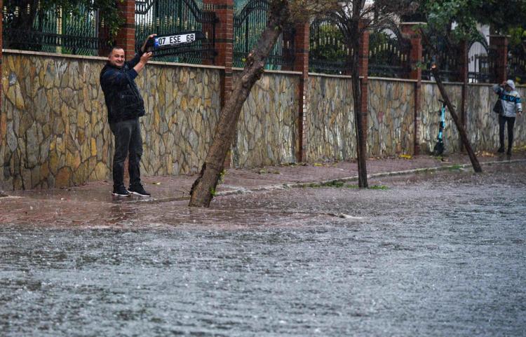 EN YÜKSEK YAĞIŞ MİKTARI