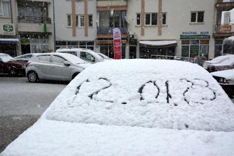 KORKUTELİDE KAR YAĞIŞI