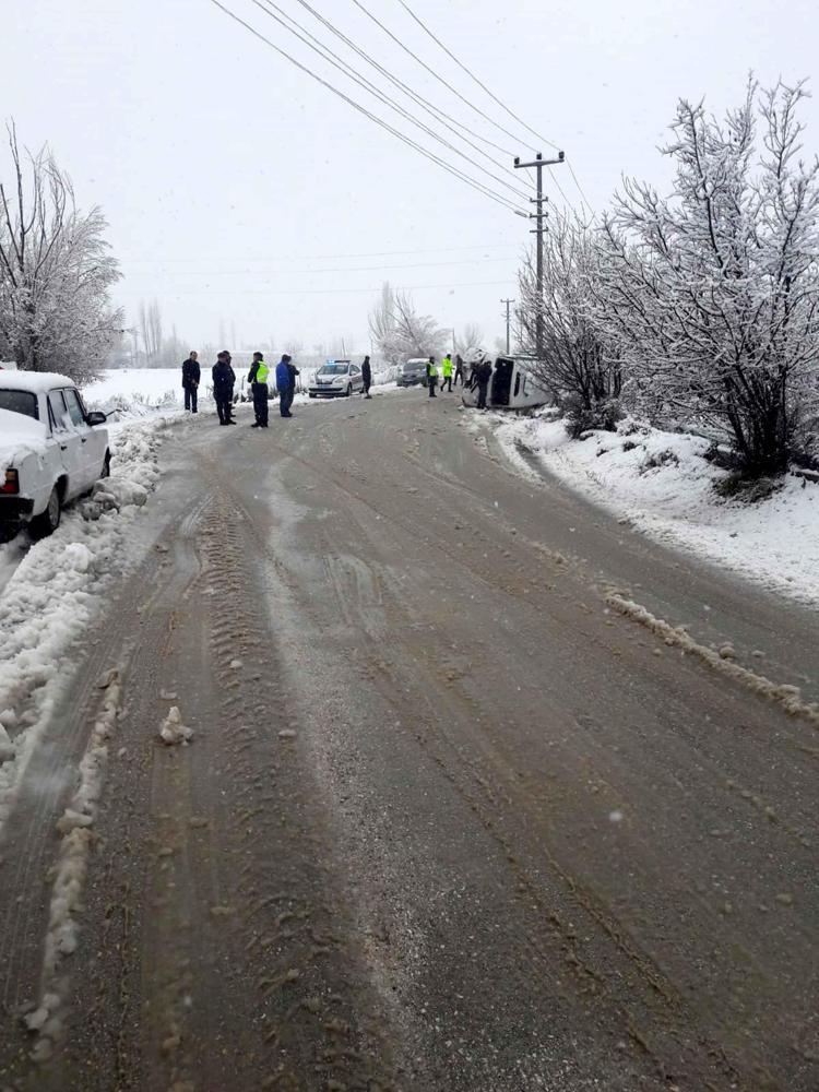 KORKUTELİDE OKULLARA ARA