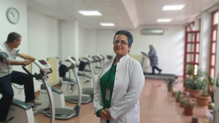 TEK ADIM ATAMAZKEN 3 KAT MERDİVEN ÇIKIYORLAR