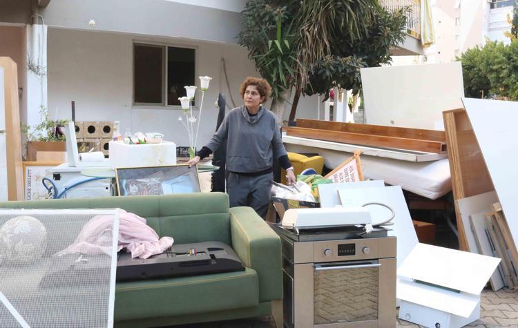 İCRADAN ARADILAR, EVİ BOŞALTIYORUZ, DEDİLER