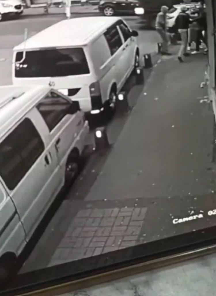 HAYVAN SEVGİLERİ YOK