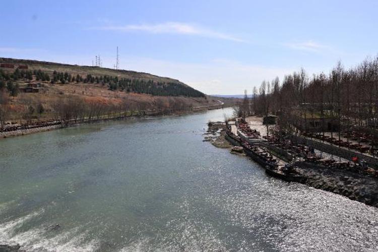 ‘SU SAMURUNUN VARLIĞI, DİĞER TÜRLERİN DE VARLIĞININ GÖSTERGESİDİR’