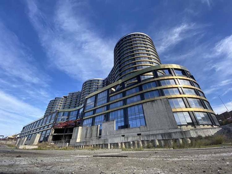 BİNANIN YÖNETİMİ VE GÜVENLİĞİNİ BİZ MAĞDURLAR KARŞILIYORUZ