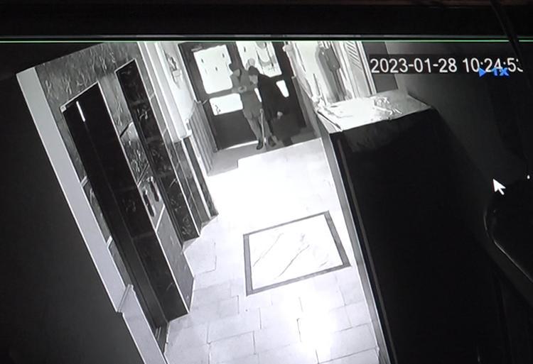 DİĞER OĞLUNU DA ÇAĞIRIP VURDU